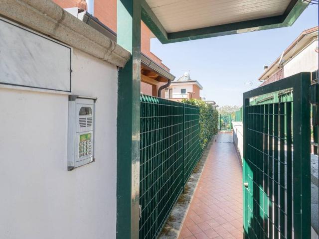 Villa Schiera in vendita a Prato Fiorito, Roma Capitale