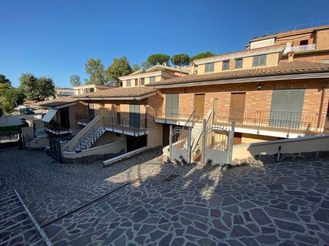 Villa Schiera in vendita a Pantan Monastero, Roma Capitale