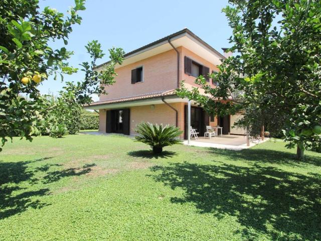 Villa Schiera in vendita a Municipio Roma XIV, Roma Capitale