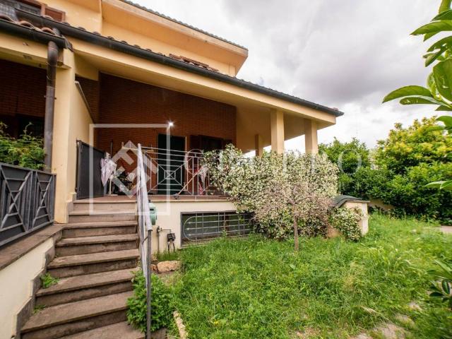 Villa Schiera in vendita a Prato Fiorito, Roma Capitale
