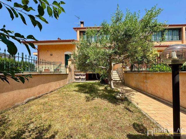 Villa Schiera in vendita a Giardini di Corcolle, Roma Capitale