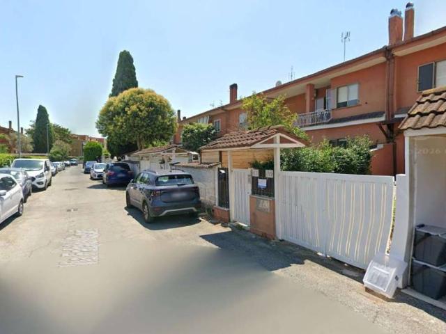 Villa Schiera in vendita a Stagni di Ostia, Roma Capitale