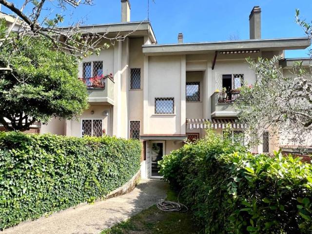 Villa Schiera in vendita a Municipio Roma IX, Roma Capitale