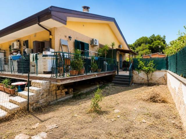 Villa Schiera in vendita a Municipio Roma XIV, Roma Capitale