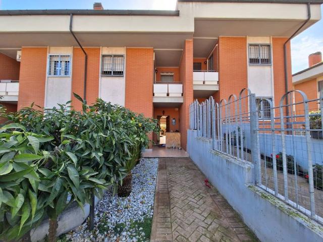 Villa Schiera in vendita a Colle del Sole, Roma Capitale