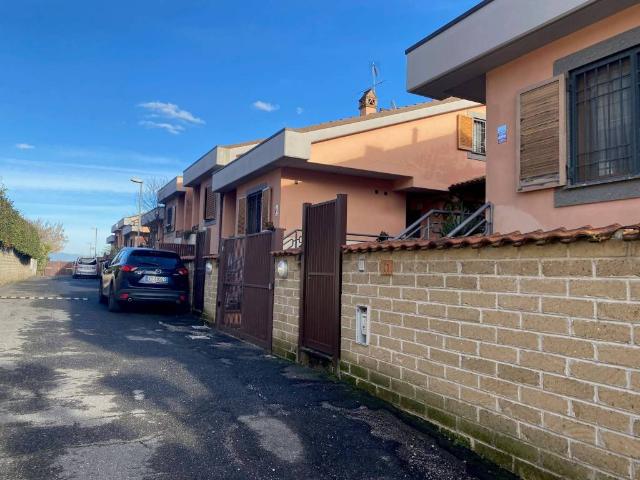 Villa Schiera in vendita a Roma Capitale, Lazio