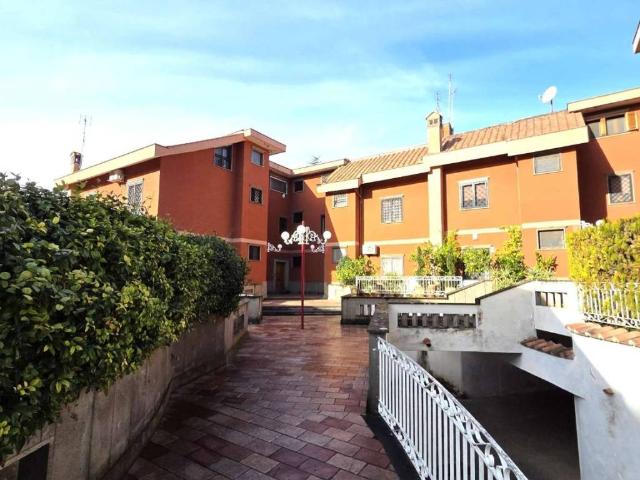 Villa Schiera in vendita a Municipio Roma VII, Roma Capitale