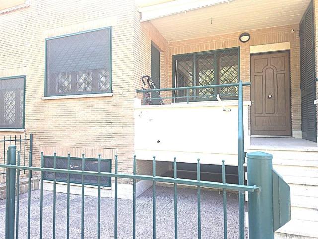 Villa Schiera in vendita a Monte dell'Ara-Valle Santa, Roma