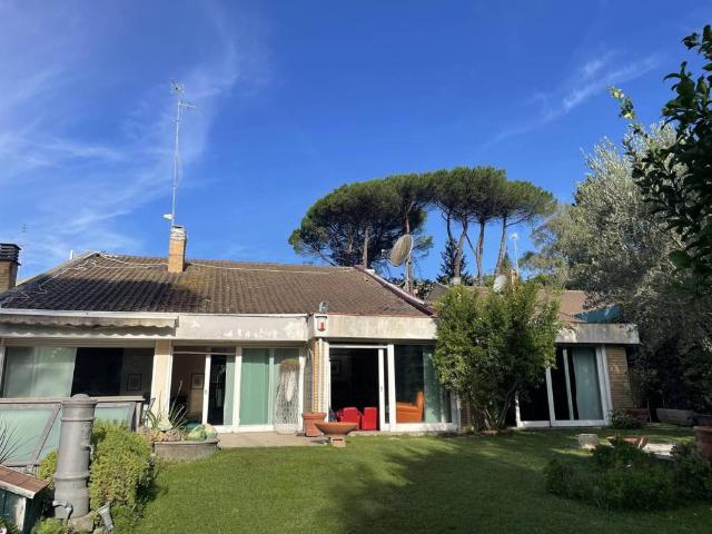 Villa Schiera in vendita a Municipio Roma XII, Roma Capitale