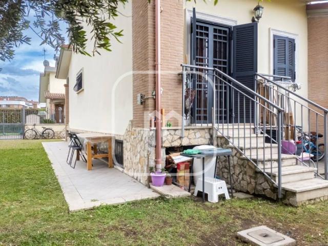 Villa Schiera in vendita a Prato Fiorito, Roma Capitale