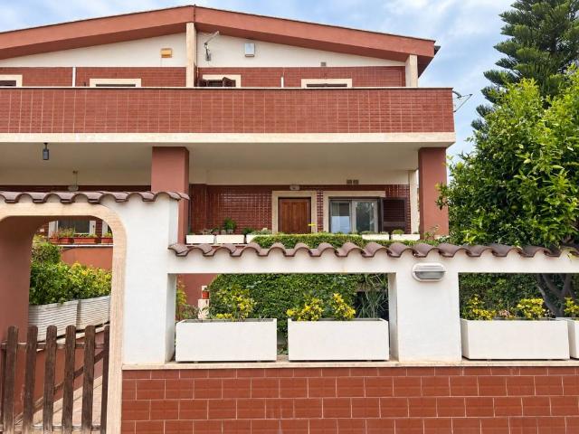 Villa Schiera in vendita a Casal Palocco, Roma