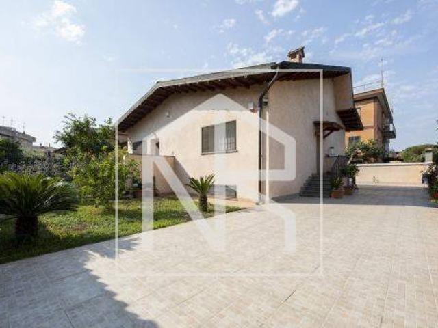 Villa Schiera in vendita a Municipio Roma VI, Roma Capitale