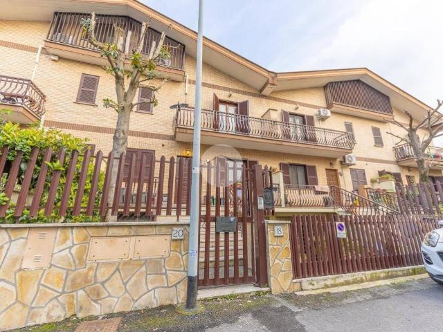 Villa Schiera in vendita a Finocchio, Roma Capitale