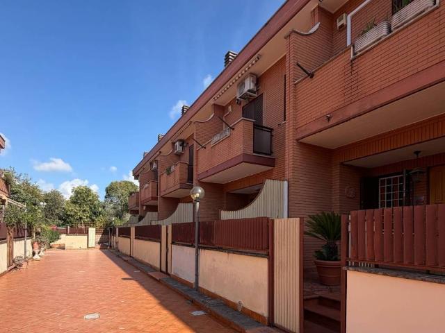 Villa Schiera in vendita a Portuense, Roma