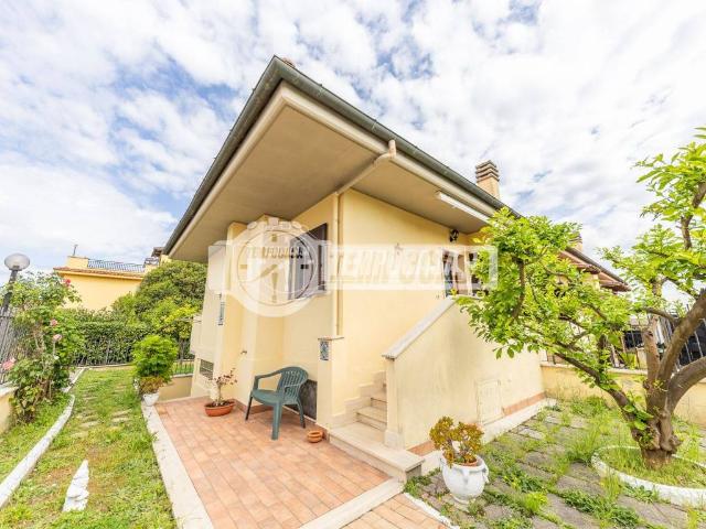 Villa Schiera in vendita a Centroni, Roma Capitale