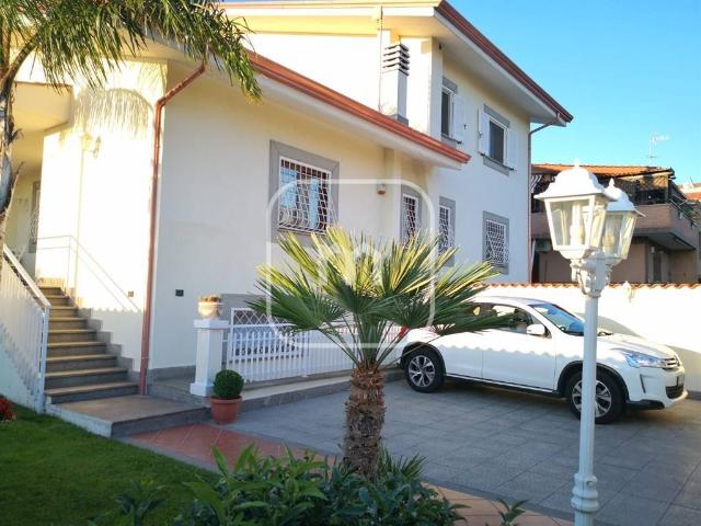 Villa Schiera in vendita a Prato Fiorito, Roma Capitale