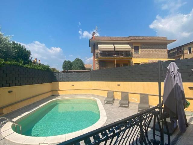 Villa Schiera in vendita a Municipio Roma VII, Roma Capitale