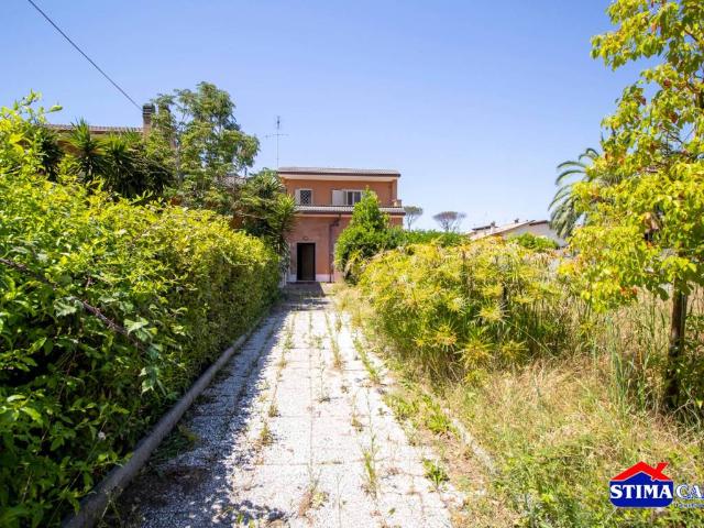 Villa Schiera in vendita a Municipio Roma X, Roma Capitale