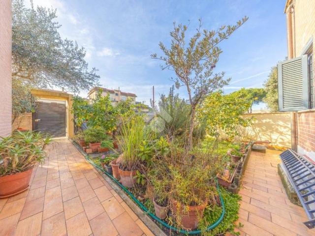 Villa Schiera in vendita a Tor San Giovanni, Roma Capitale
