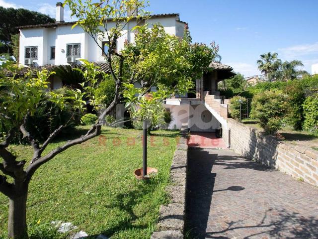 Villa Schiera in vendita a Axa, Roma Capitale