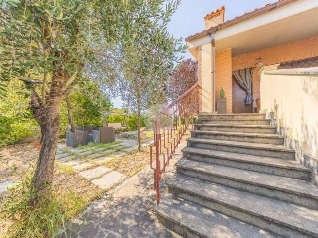 Villa Schiera in vendita a Municipio Roma VI, Roma Capitale