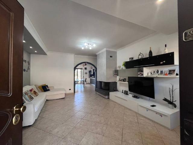 Villa Schiera in vendita a Casal Palocco, Roma