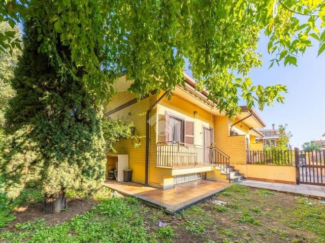 Villa Schiera in vendita a Morena, Roma