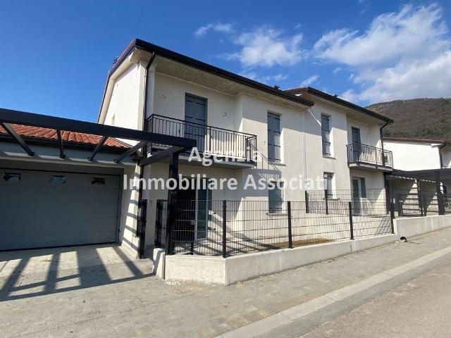 Villa Schiera in vendita a Romano D'ezzelino, Veneto