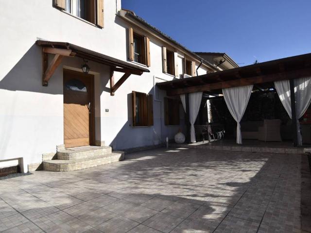 Villa Schiera in vendita a Romano D'ezzelino, Veneto