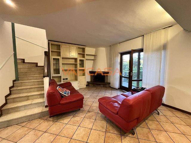 Villa Schiera in vendita a Romano di Lombardia, Bergamo