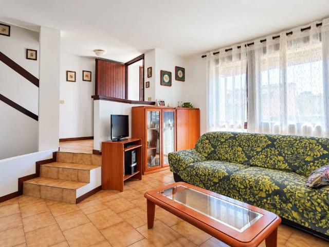 Villa Schiera in vendita a Romano di Lombardia, Bergamo