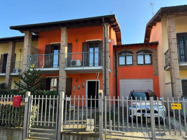Villa Schiera in vendita a Roncaro, Lombardia