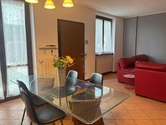 Villa Schiera in vendita a Roncello, Lombardia