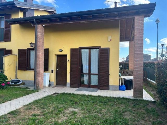 Villa Schiera in vendita a Roncello, Lombardia