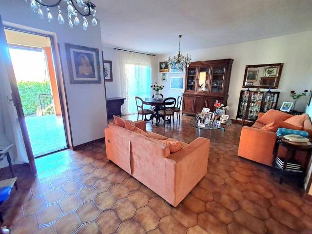 Villa Schiera in vendita a Ronciglione, Lazio