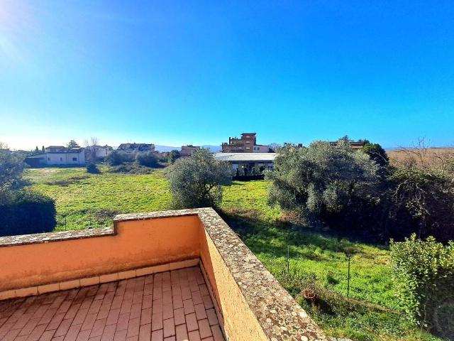 Villa Schiera in vendita a Ronciglione, Lazio