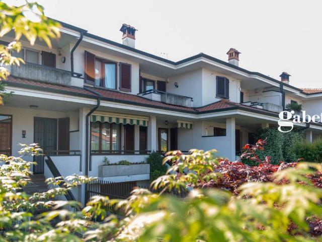 Villa Schiera in vendita a Ronco Briantino, Lombardia