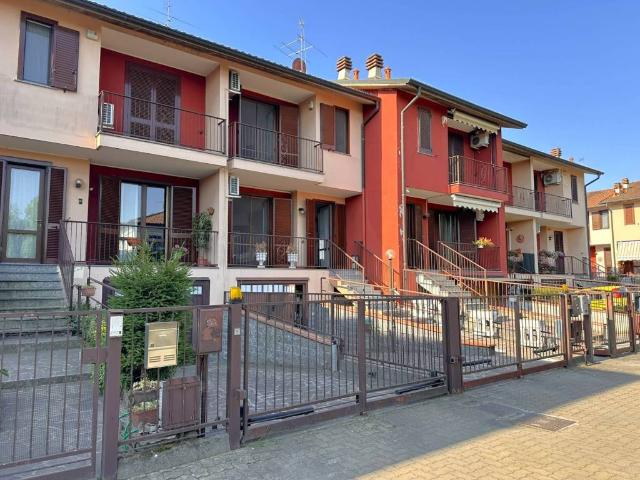 Villa Schiera in vendita a Unione dei Comuni I Fontanili, Rosate