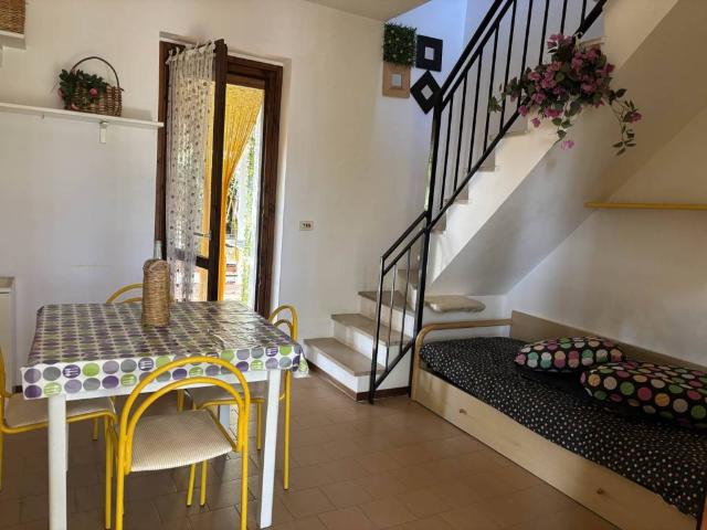 Villa Schiera in vendita a Marina di Roseto Capo Spulico, Calabria