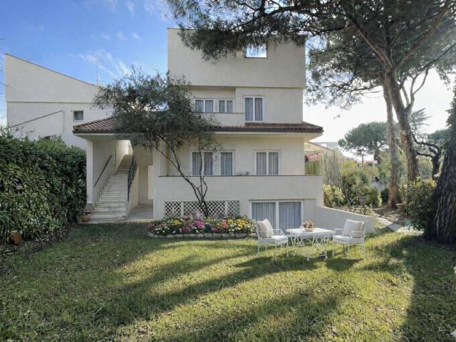 Villa Schiera in vendita a Rosignano Marittimo, Toscana