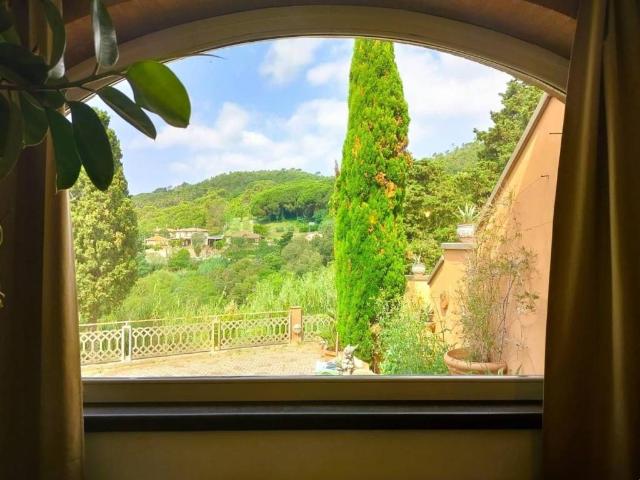 Villa Schiera in vendita a Rosignano Marittimo, Toscana