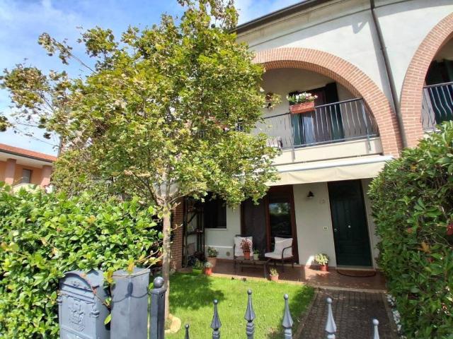 Villa Schiera in vendita a Rosolina, Rovigo