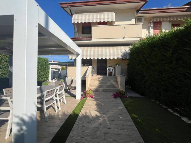 Villa Schiera in vendita a Rosolina, Rovigo