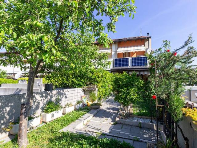 Villa Schiera in vendita a Roveredo In Piano, Friuli-Venezia Giulia