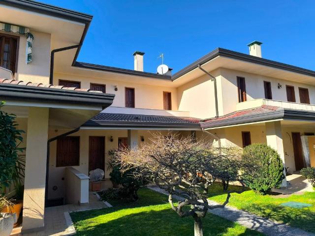 Villa Schiera in vendita a Roveredo In Piano, Friuli-Venezia Giulia