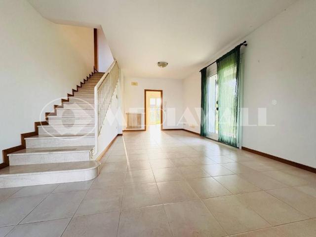 Villa Schiera in vendita a Roveredo In Piano, Friuli-Venezia Giulia