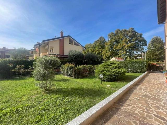 Villa Schiera in vendita a Rozzano, Lombardia
