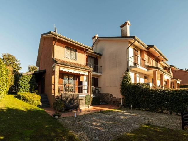 Villa Schiera in vendita a Pontesesto, Rozzano