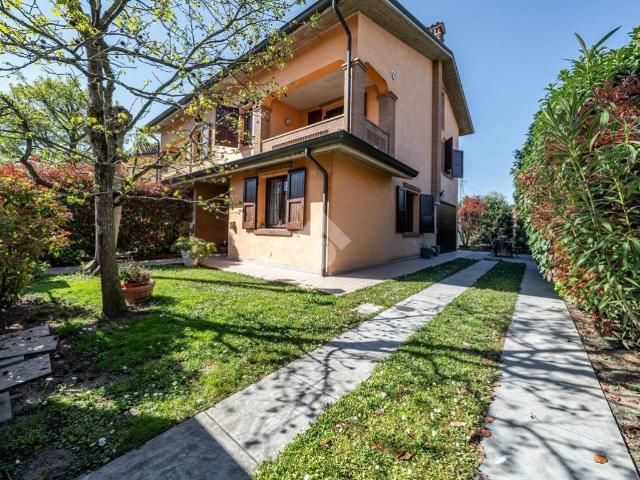 Villa Schiera in vendita a Tresinaro - Secchia, Re