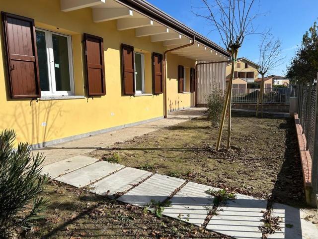Villa Schiera in vendita a Russi, Reggio Emilia